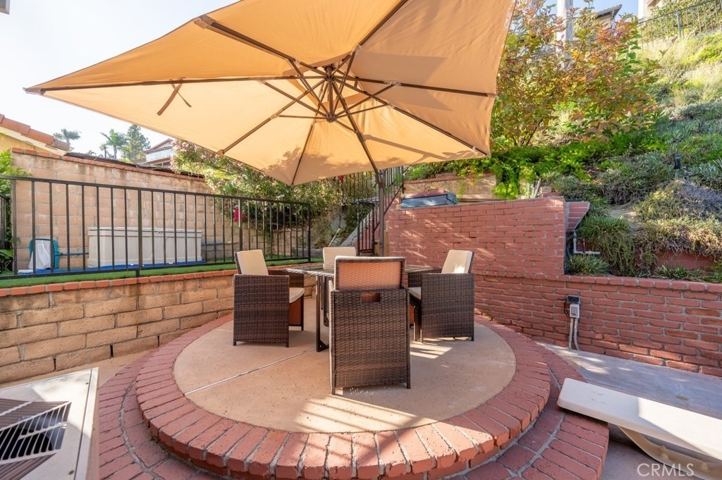 1350 E Tujunga - Photo 4