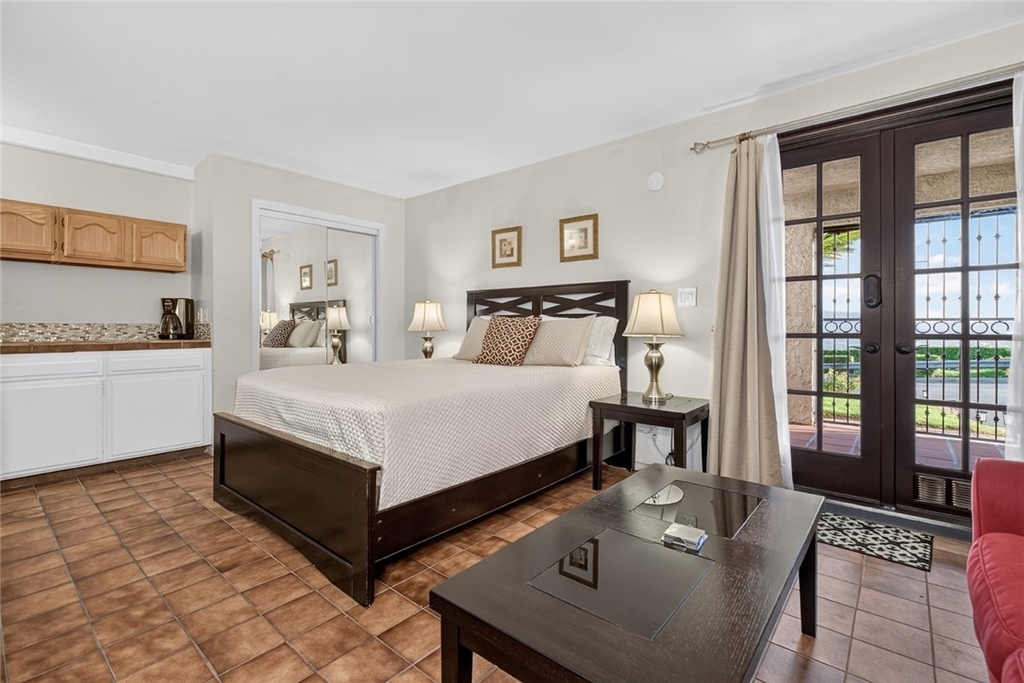 1350 E Tujunga - Photo 17