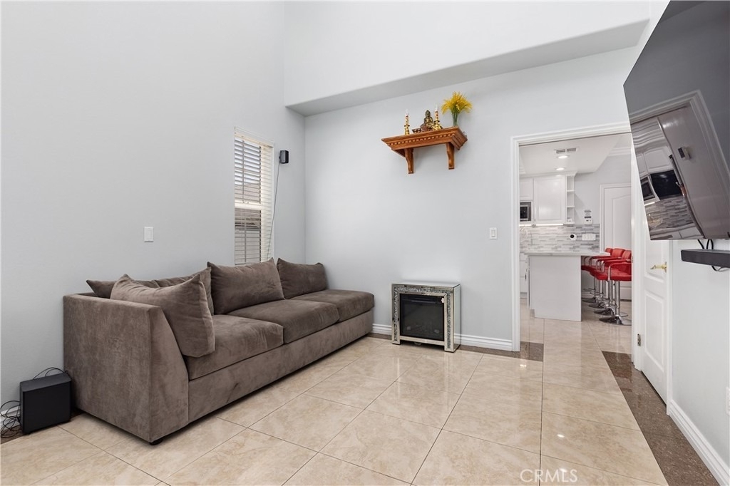 2727 Walnut Grove Avenue - Photo 9