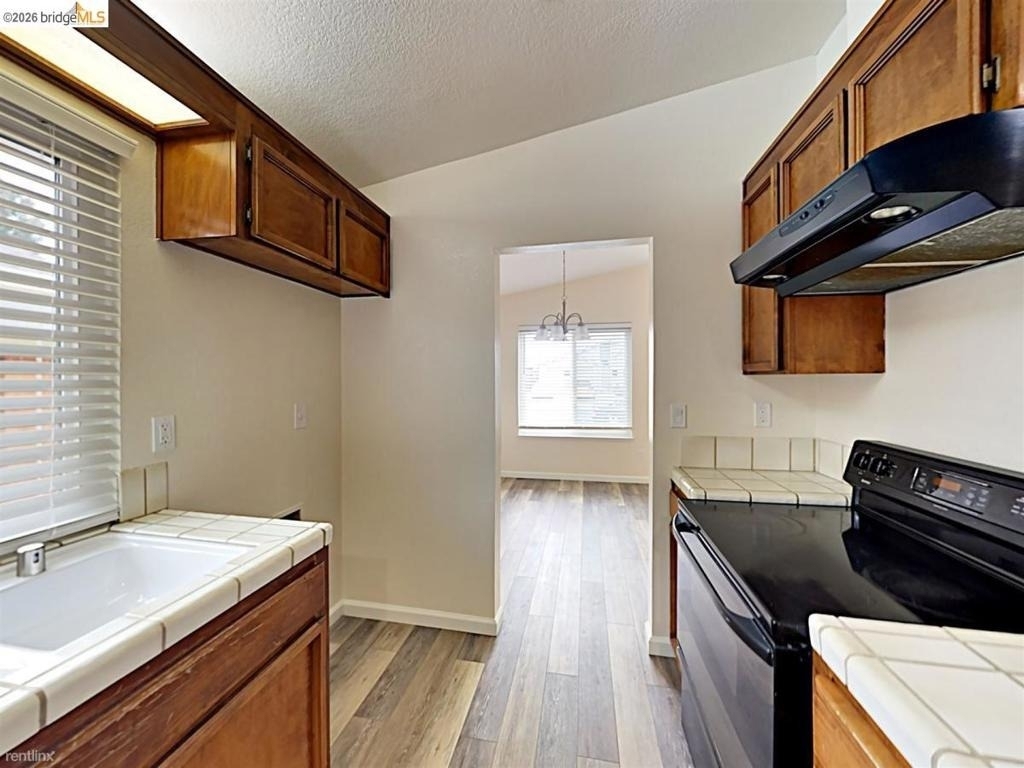 1740 Gateway Dr - Photo 1