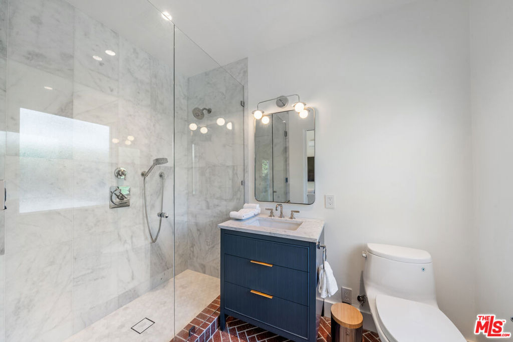 1222 S Genesee Avenue - Photo 83