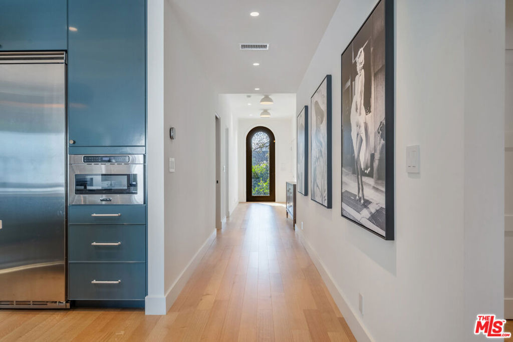 1222 S Genesee Avenue - Photo 73