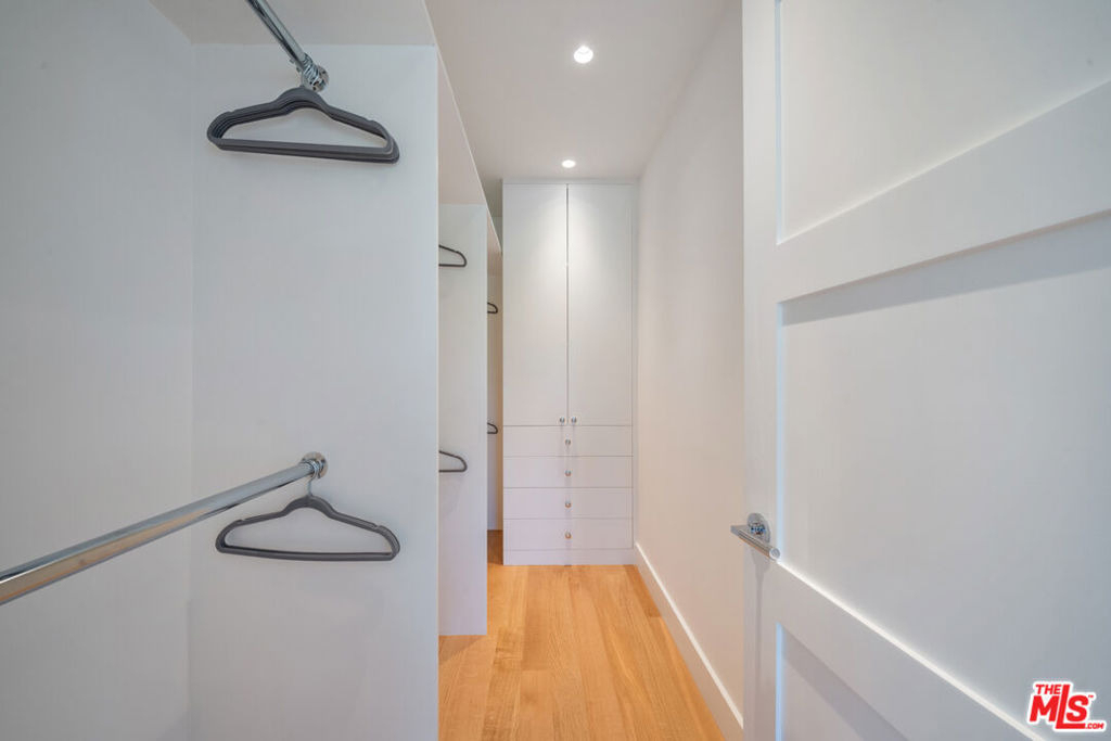 1222 S Genesee Avenue - Photo 97