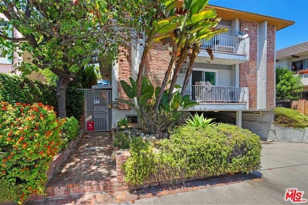 12735 Caswell Avenue - Photo 0
