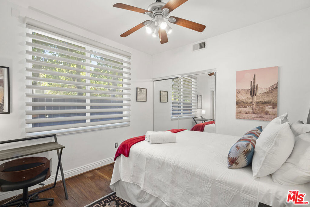 4544 Tobias Avenue - Photo 18