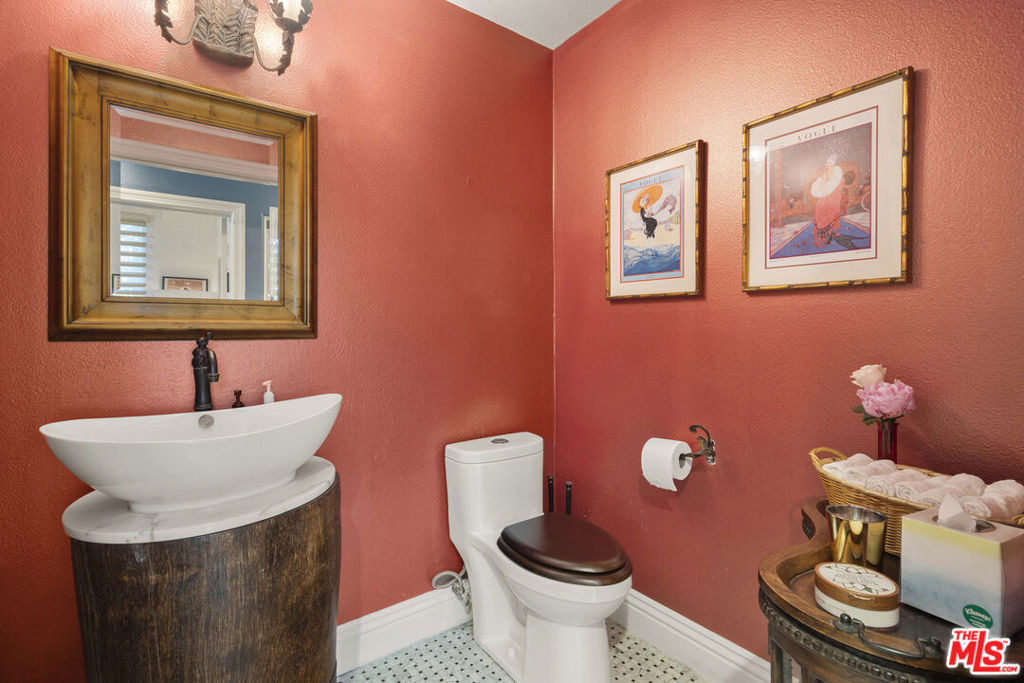 4544 Tobias Avenue - Photo 43
