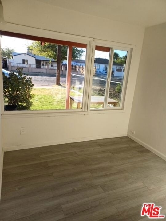 45045 W Redwood Avenue - Photo 10
