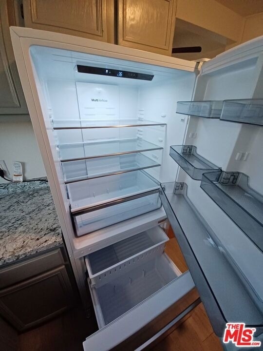 45045 W Redwood Avenue - Photo 5