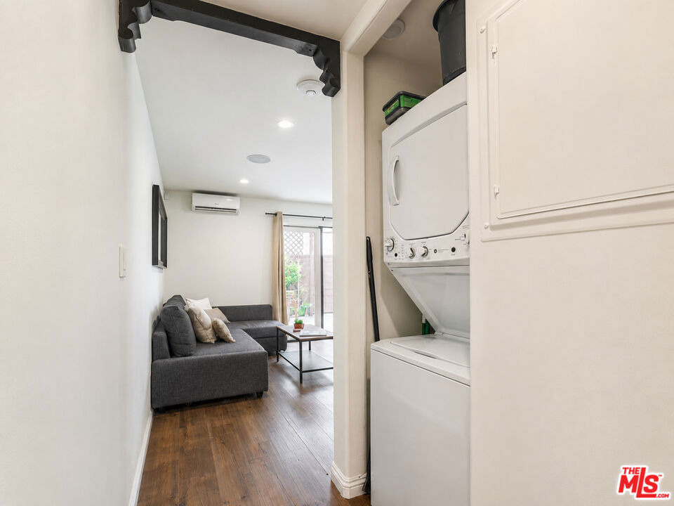 8963 Cadillac Avenue - Photo 3