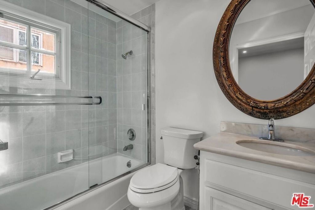 10810 Rochester Avenue - Photo 14