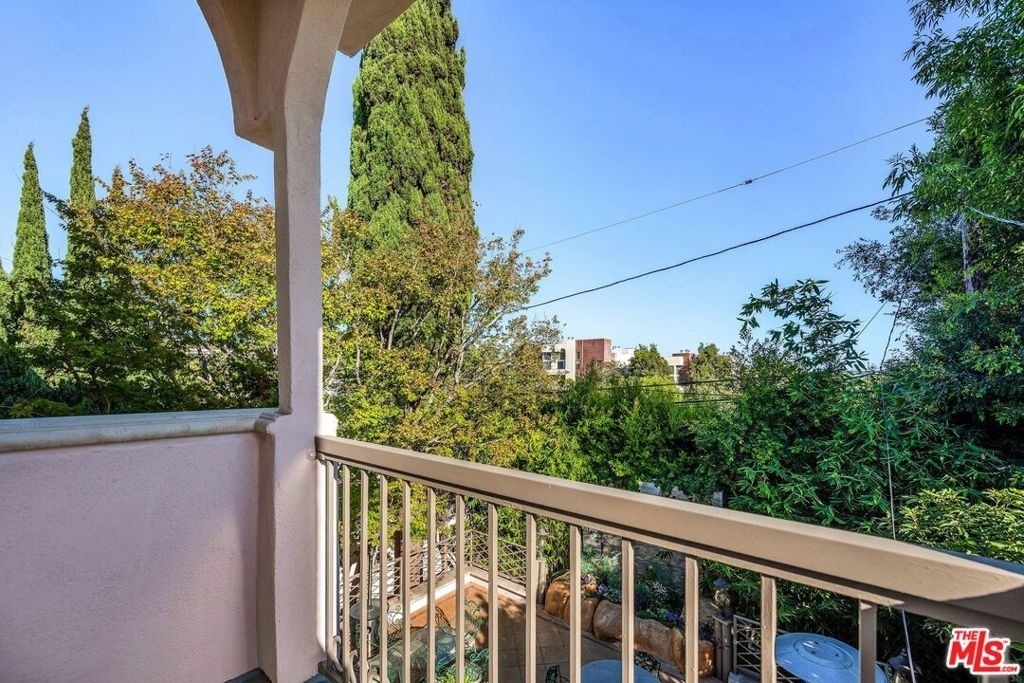 10810 Rochester Avenue - Photo 48