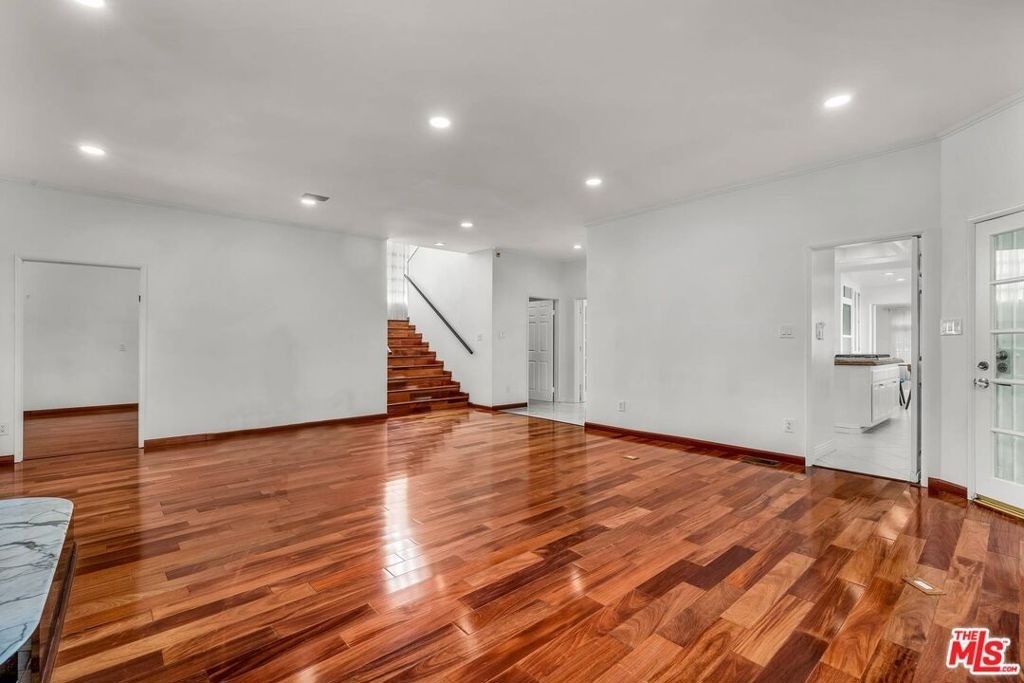 10810 Rochester Avenue - Photo 12