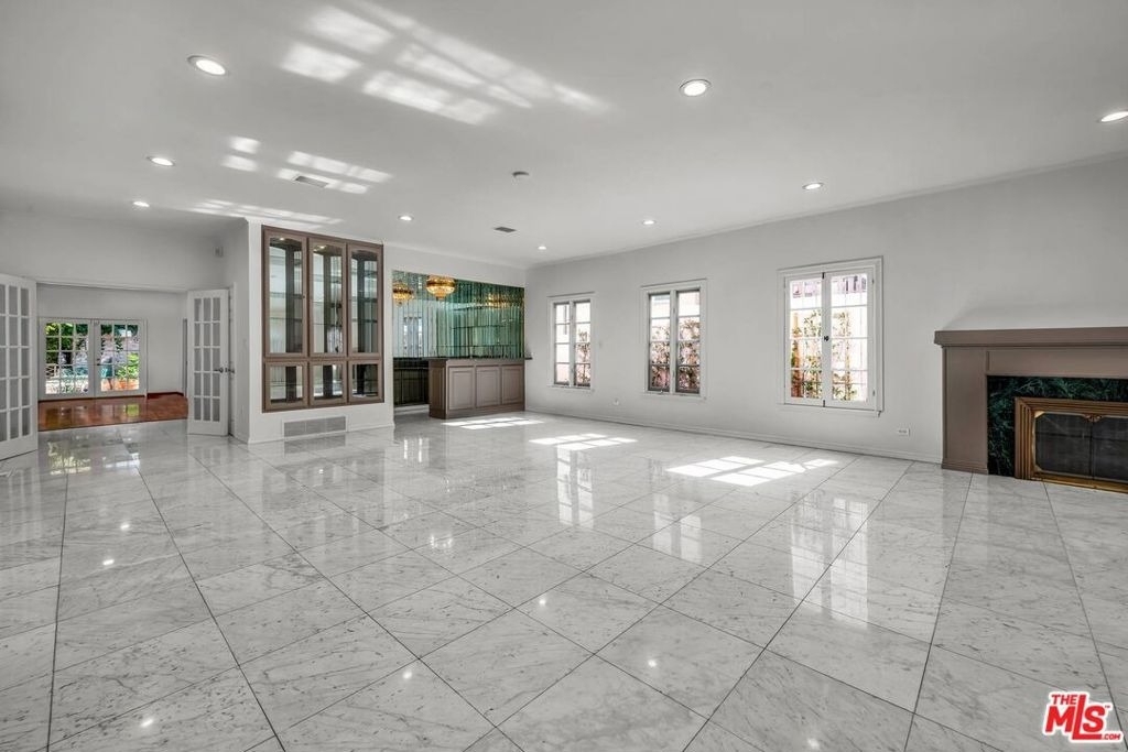 10810 Rochester Avenue - Photo 30