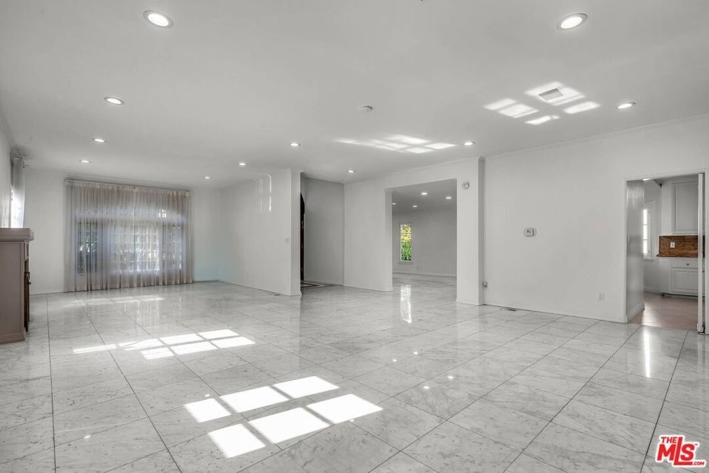 10810 Rochester Avenue - Photo 2