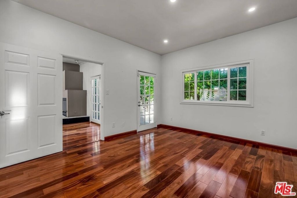 10810 Rochester Avenue - Photo 13
