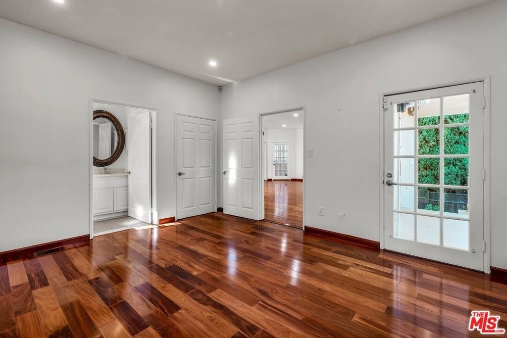 10810 Rochester Avenue - Photo 29