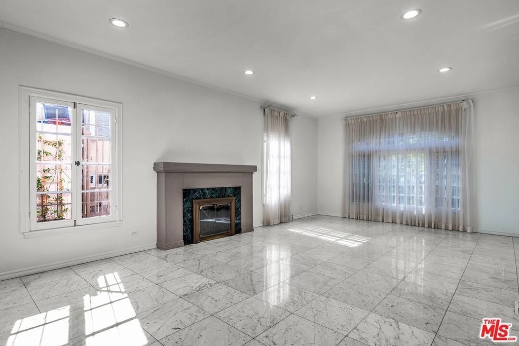 10810 Rochester Avenue - Photo 32