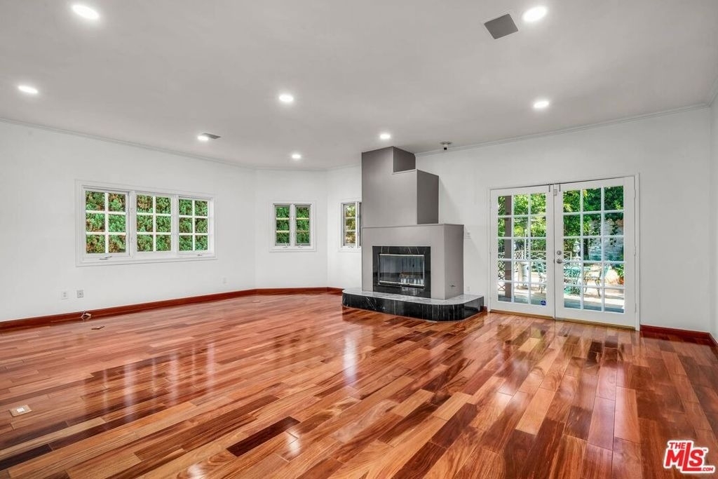 10810 Rochester Avenue - Photo 37