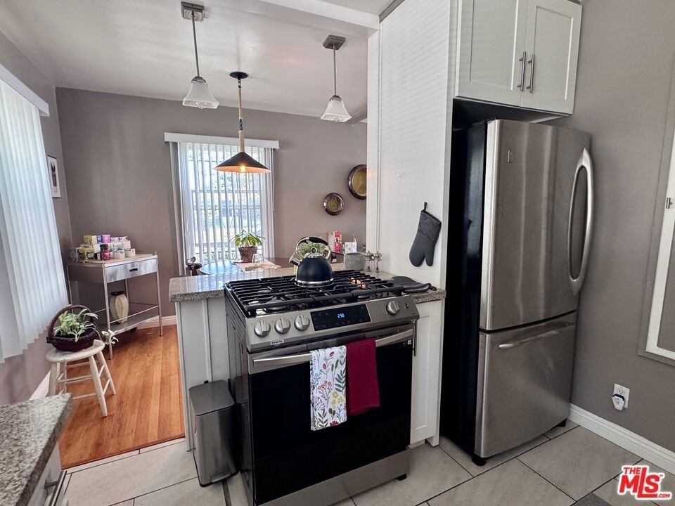 2177 W 27th Street - Photo 9