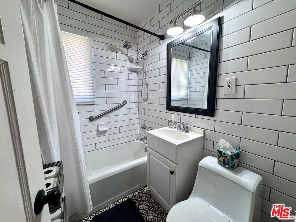 2177 W 27th Street - Photo 11