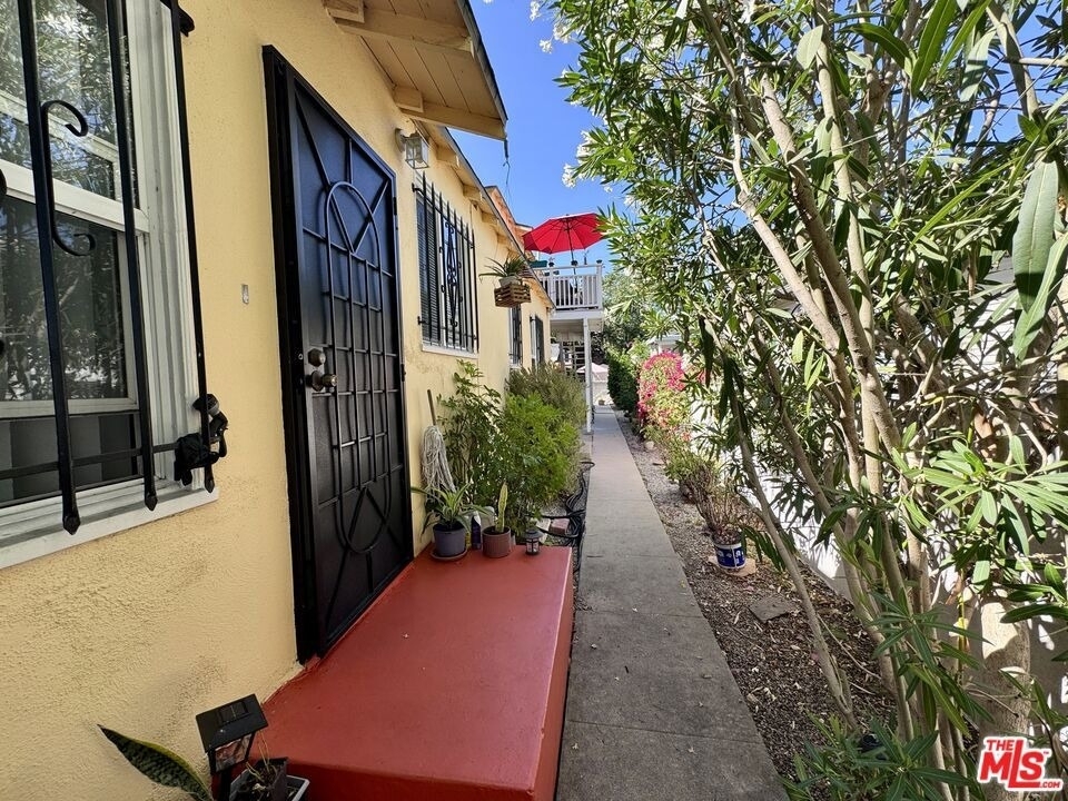 2177 W 27th Street - Photo 21