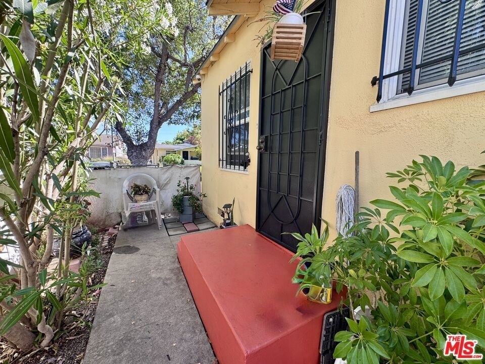 2177 W 27th Street - Photo 20