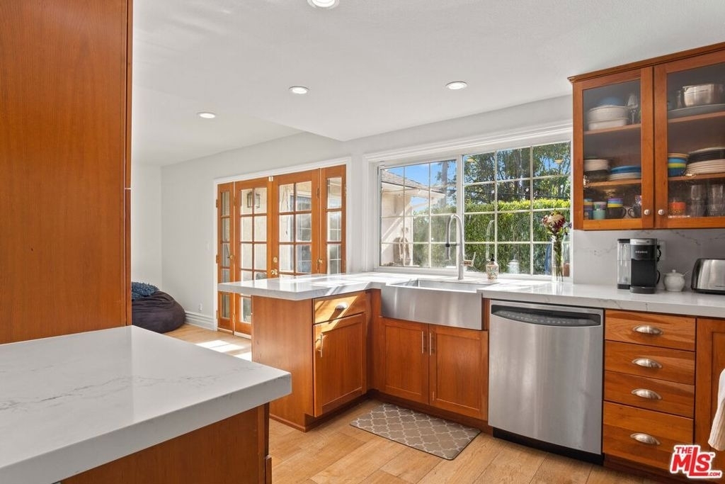 176 Longfellow Street - Photo 4