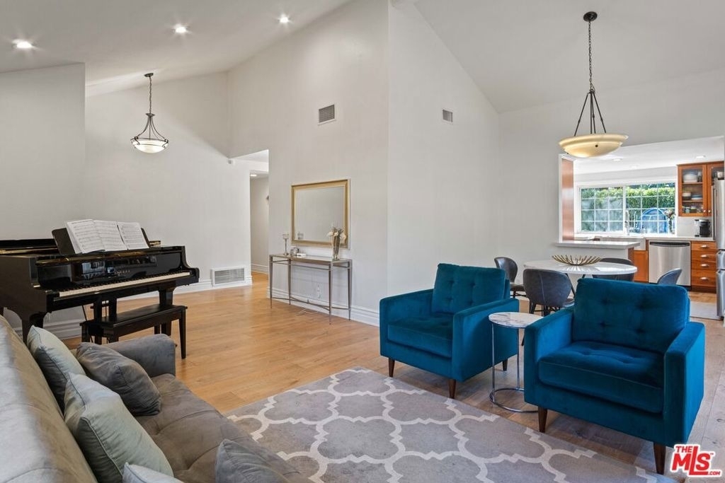 176 Longfellow Street - Photo 2
