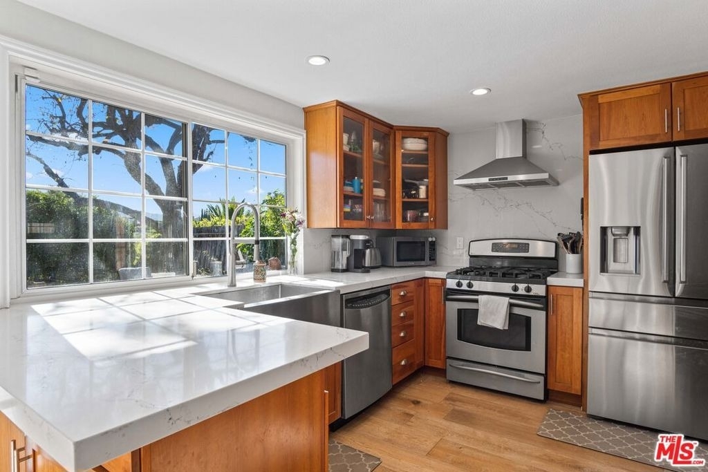 176 Longfellow Street - Photo 3