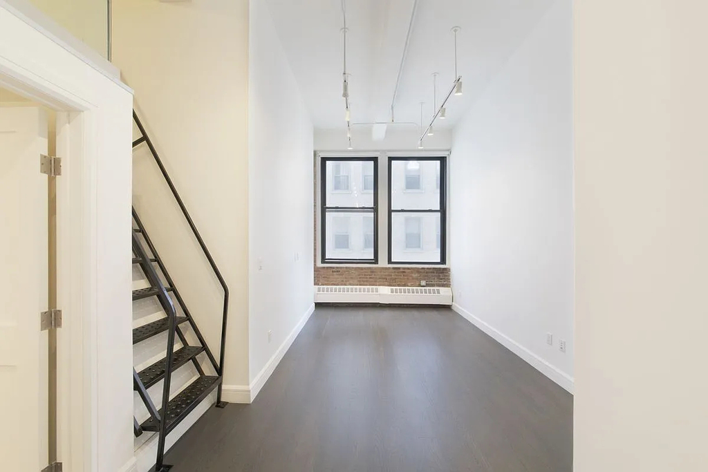 110 Greenwich Street - Photo 1