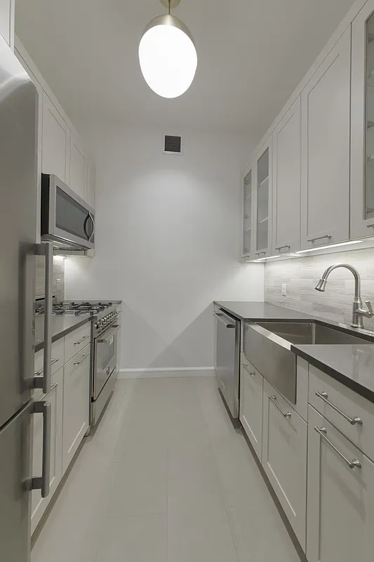 110 Greenwich Street - Photo 6