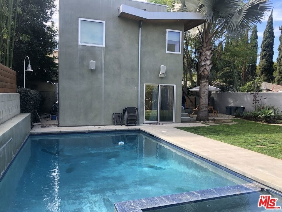 2491 Granville Avenue - Photo 0
