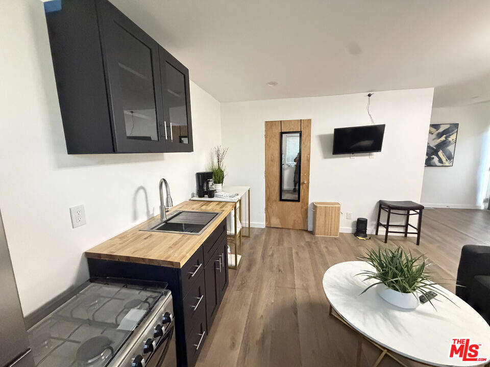 2491 Granville Avenue - Photo 3
