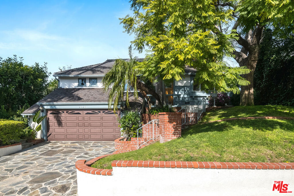 2924 Manning Avenue - Photo 2
