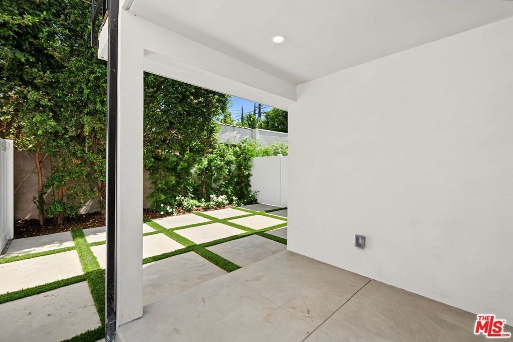 5843 Whitworth Drive - Photo 19