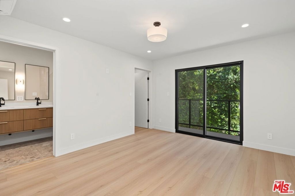 5843 Whitworth Drive - Photo 10