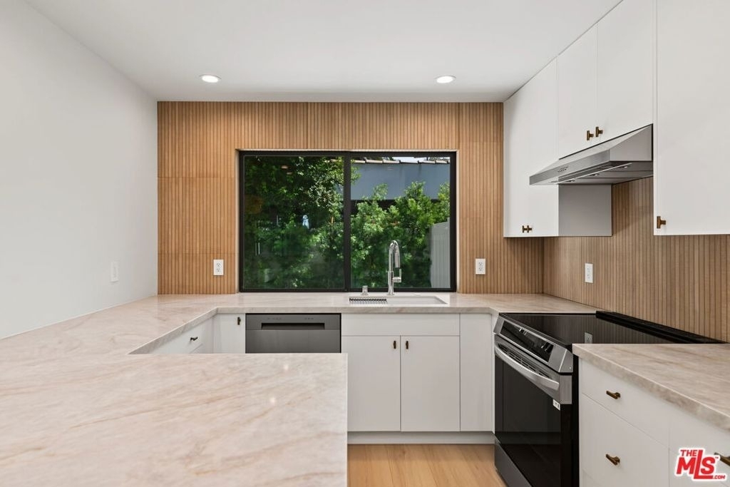 5843 Whitworth Drive - Photo 7