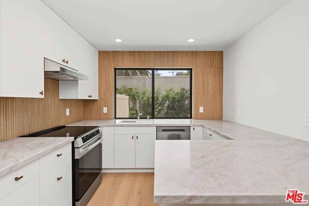 5841 Whitworth Drive - Photo 7