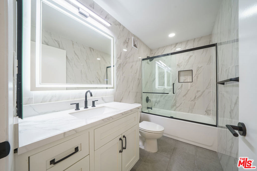 600 W 9th Street - Photo 10