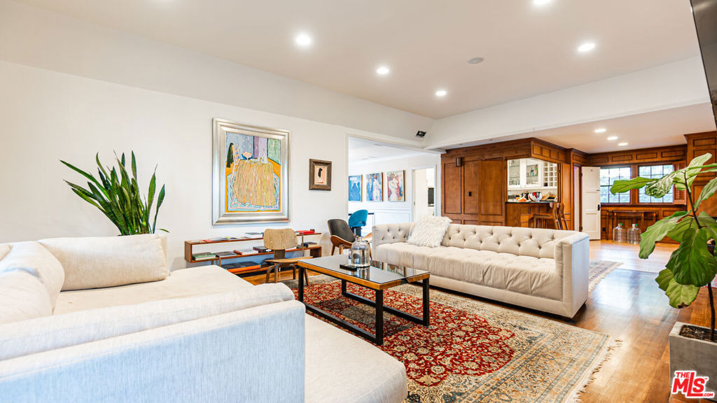 863 Manning Avenue - Photo 1