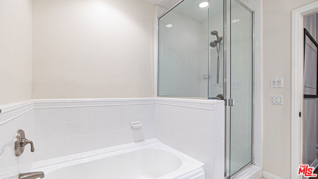 863 Manning Avenue - Photo 23