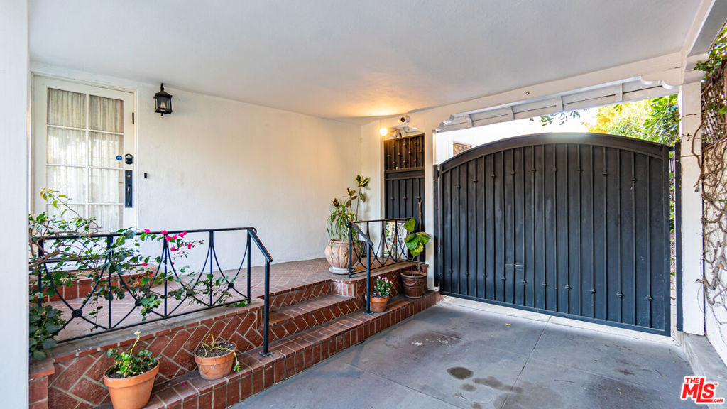863 Manning Avenue - Photo 39