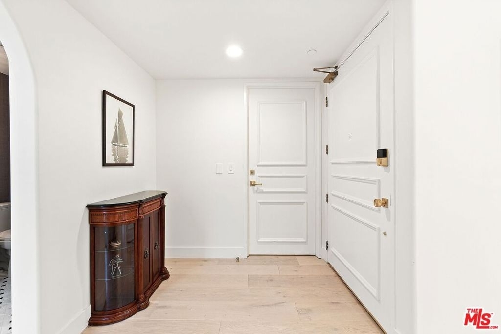 1182 Wellesley Avenue - Photo 2