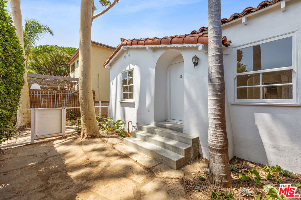 643 Vernon Avenue - Photo 0