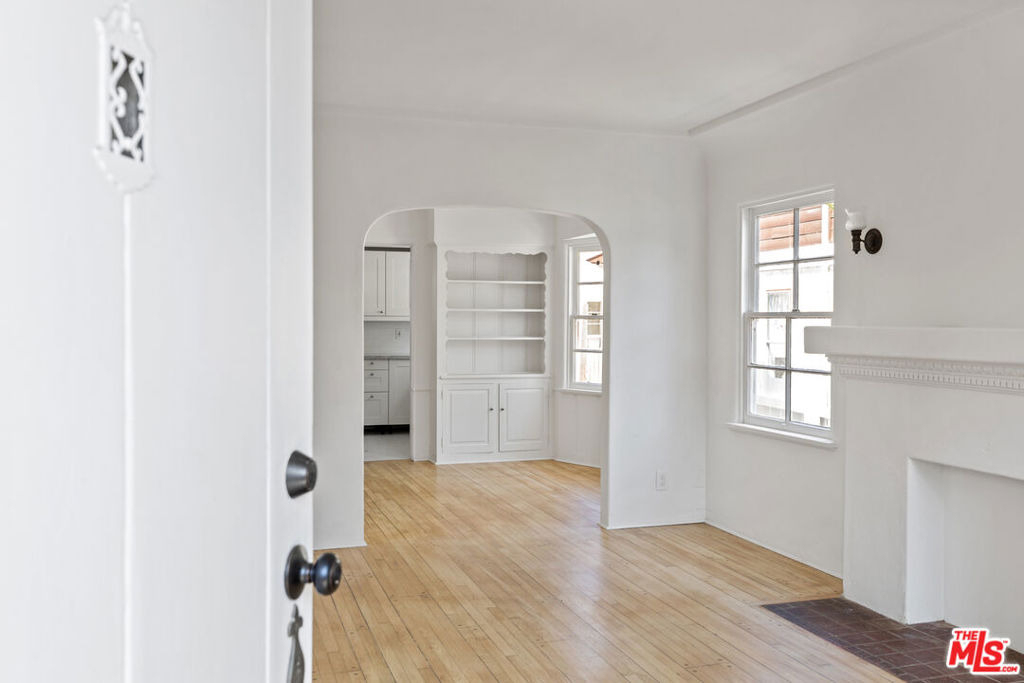 643 Vernon Avenue - Photo 4