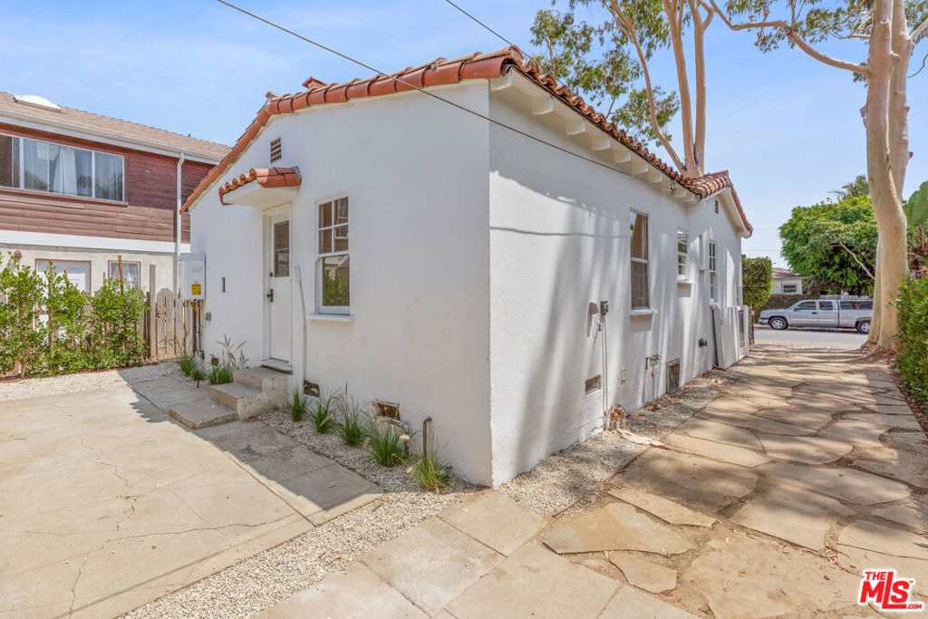 643 Vernon Avenue - Photo 21