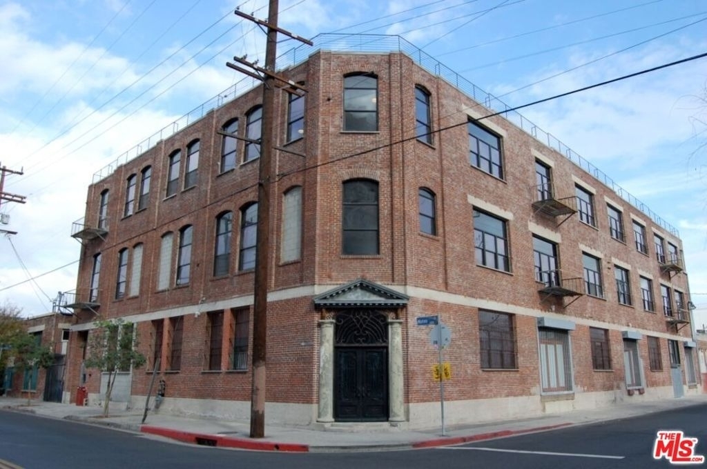 652 Mateo Street - Photo 11