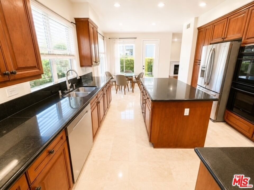 7371 Westcliff Drive - Photo 5