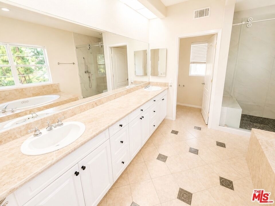 7371 Westcliff Drive - Photo 14