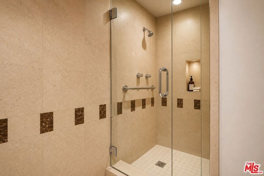 10445 Wilshire Boulevard - Photo 8